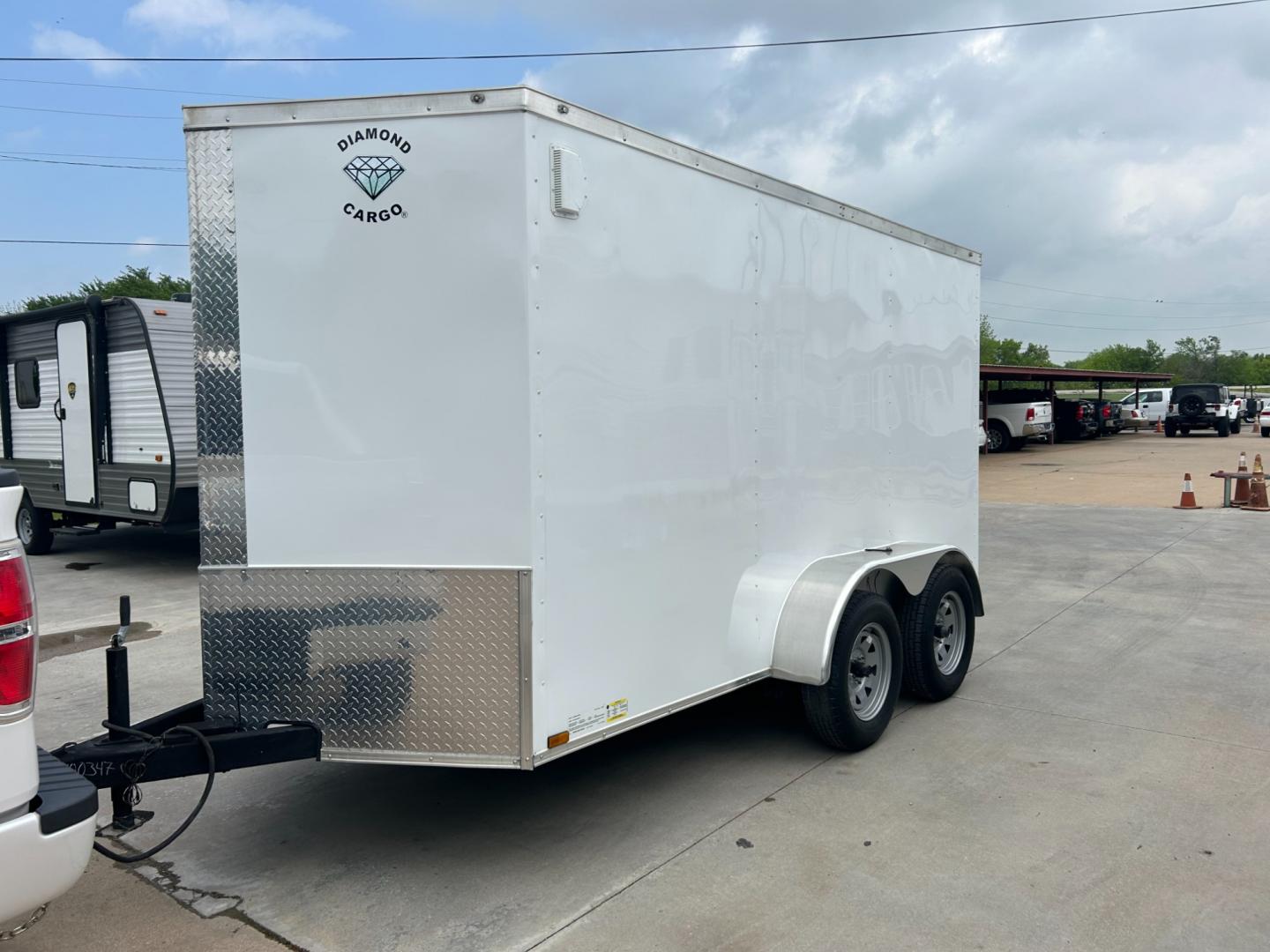 2023 White DIAMOND CARGO ENCLOSED TRAILER (53NBE1220P1) , located at 17760 Hwy 62, Morris, OK, 74445, 35.609104, -95.877060 - Photo#0